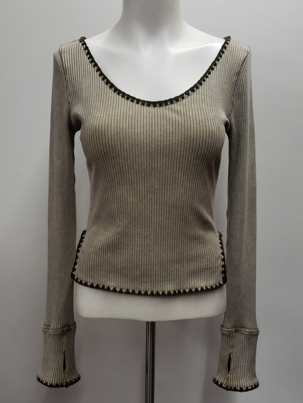 Ribbed Scoop Neck Long Sleeve Top in Beige Women's Size Small